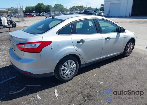 2014 Ford Focus S z USA, uszkodzony, nr VIN 1FADP3E29EL277928